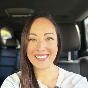 Meet your Posher, Stephanie